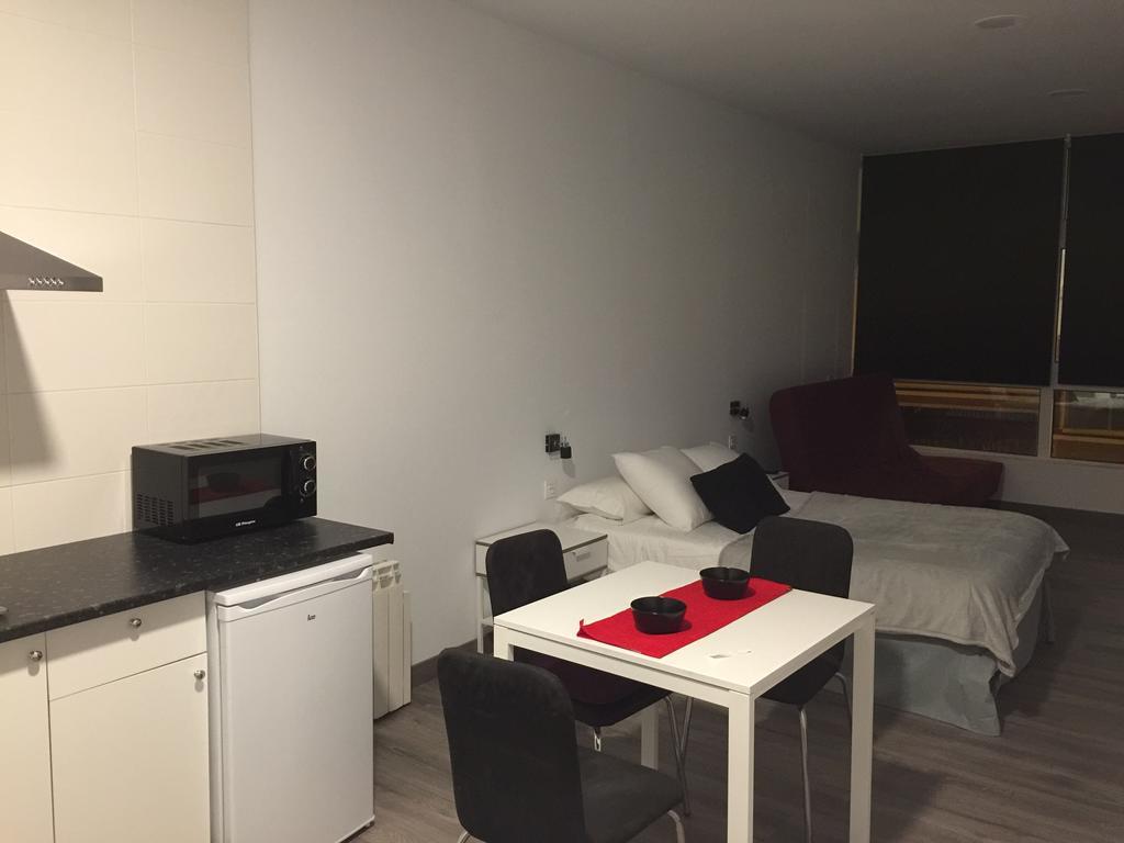 Room And Kitchen บิลเบา ภายนอก รูปภาพ