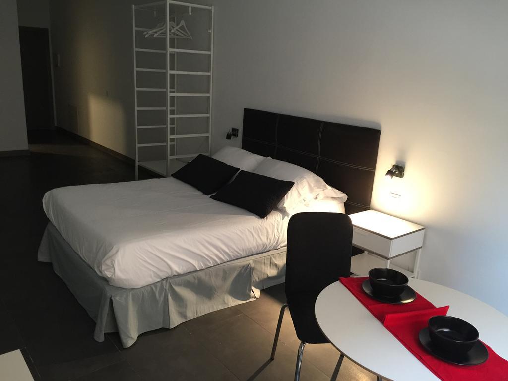 Room And Kitchen บิลเบา ภายนอก รูปภาพ